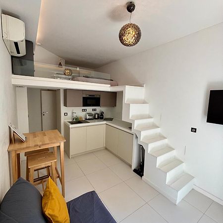 Studio A Louer Au Coeur Du Carre Dor A Nice, Rue Dalpozzo A 150 Metres Des Plages Exterior foto